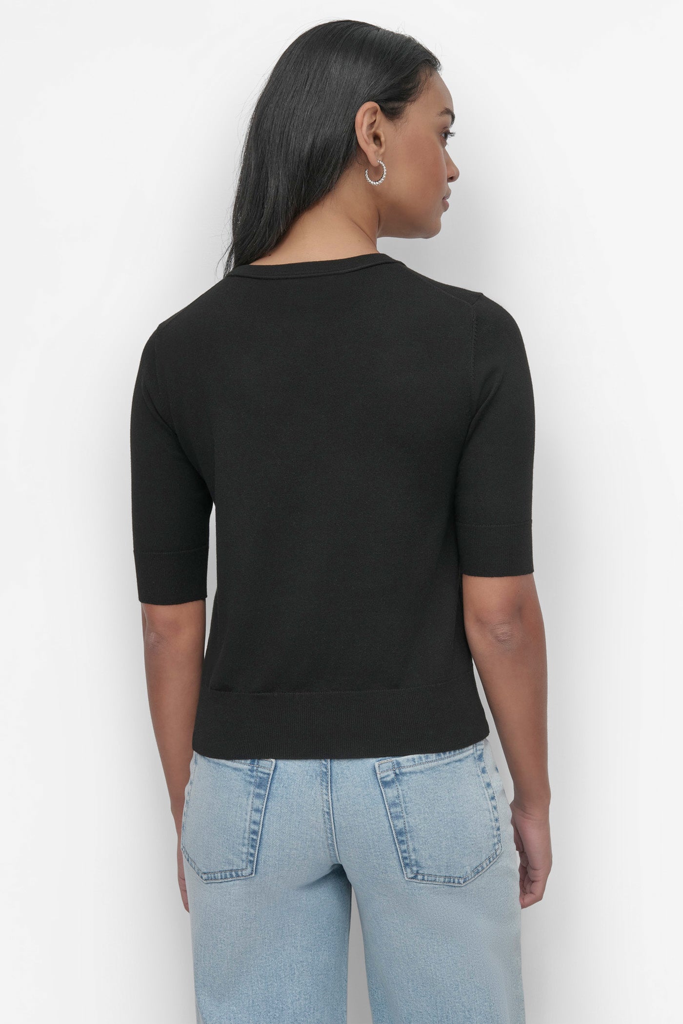 Classic Crew Neck Elbow Sleeve Top