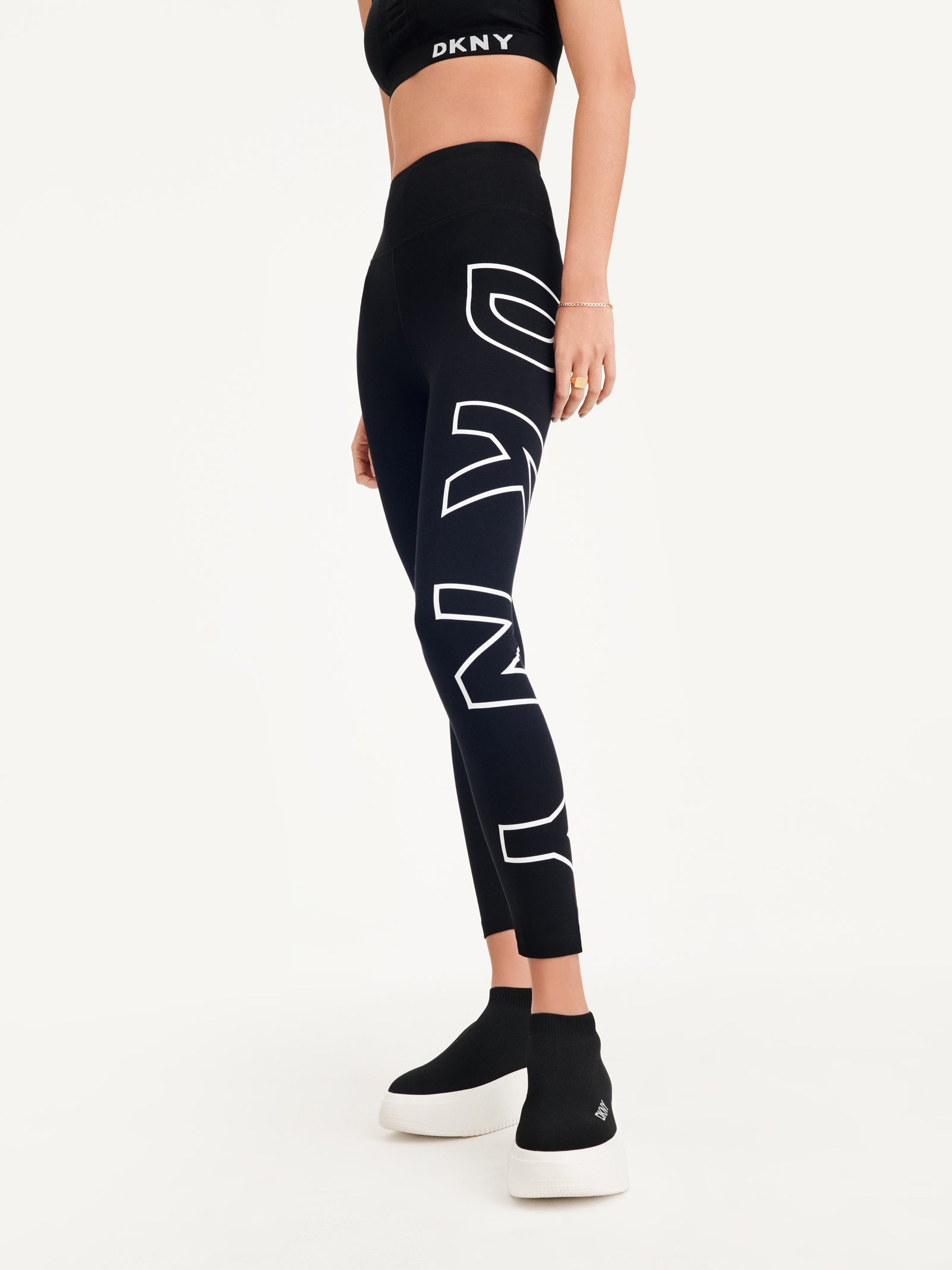 Stylish Logo Leggings for Workouts