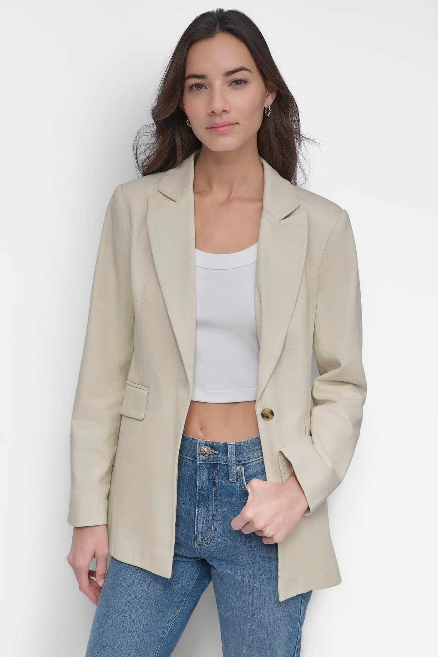 Modern Single-Button Blazer with Tailored Hem