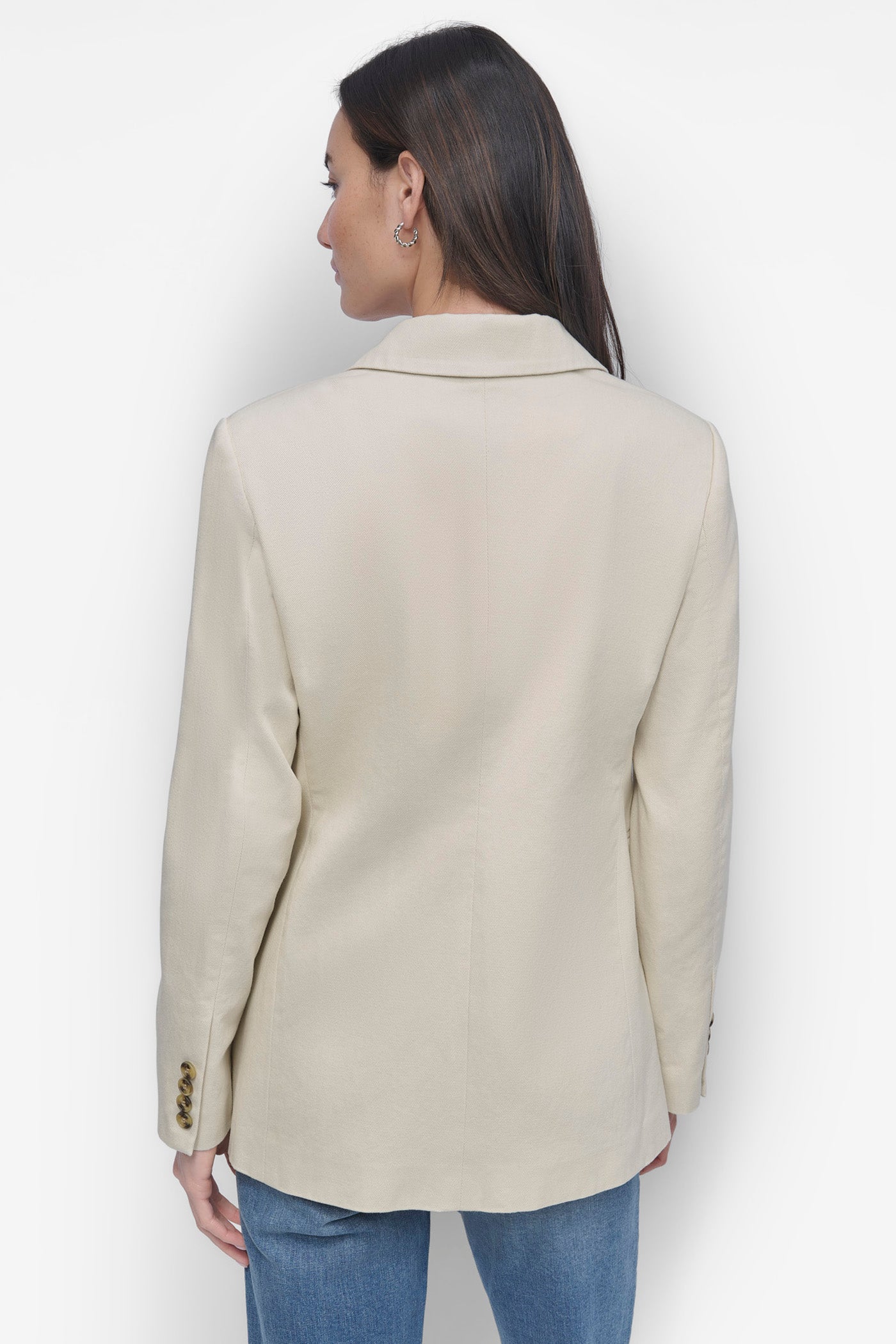Modern Single-Button Blazer with Tailored Hem